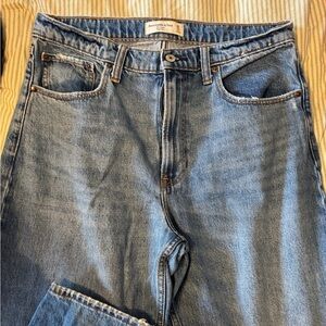 Abercrombie & Fitch Loose High Rise Light Blue Denim Jeans